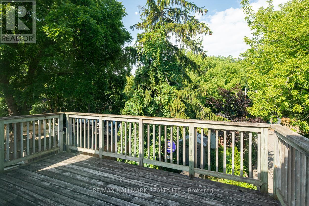 30 Lawlor Top Floor Avenue, Toronto, Ontario  M4E 3L7 - Photo 10 - E12283403