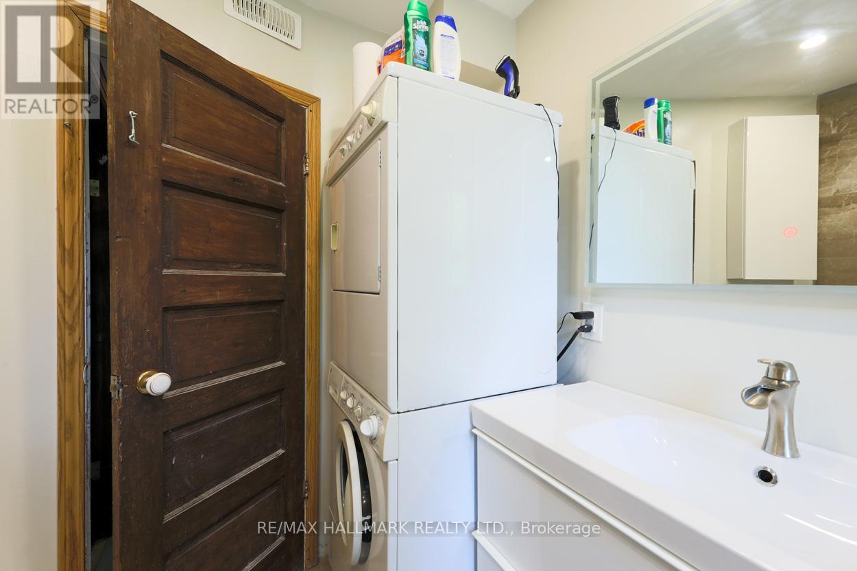 30 Lawlor Top Floor Avenue, Toronto, Ontario  M4E 3L7 - Photo 7 - E12283403