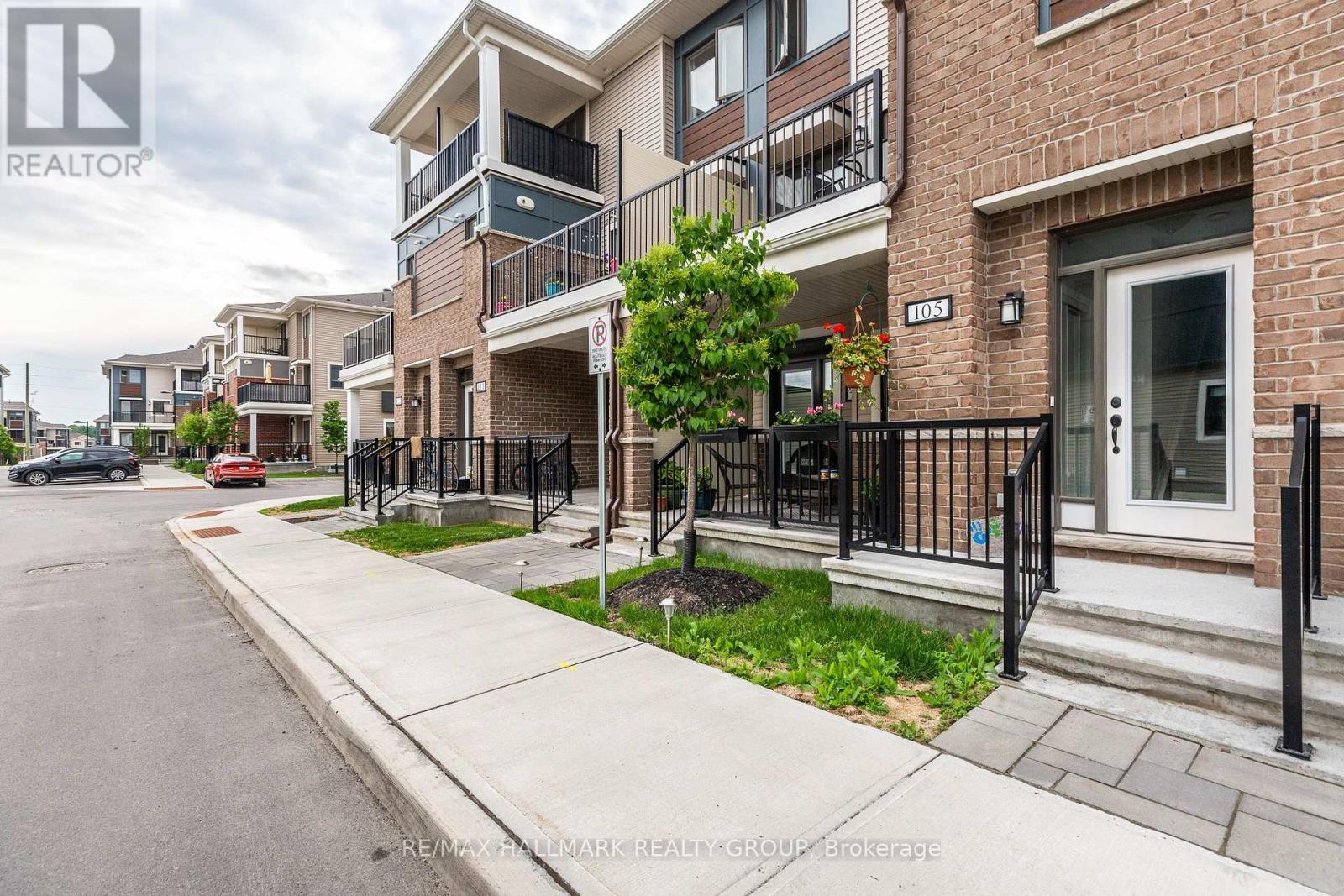 105 Walleye Private, Ottawa, Ontario  K2J 6L3 - Photo 3 - X12283479