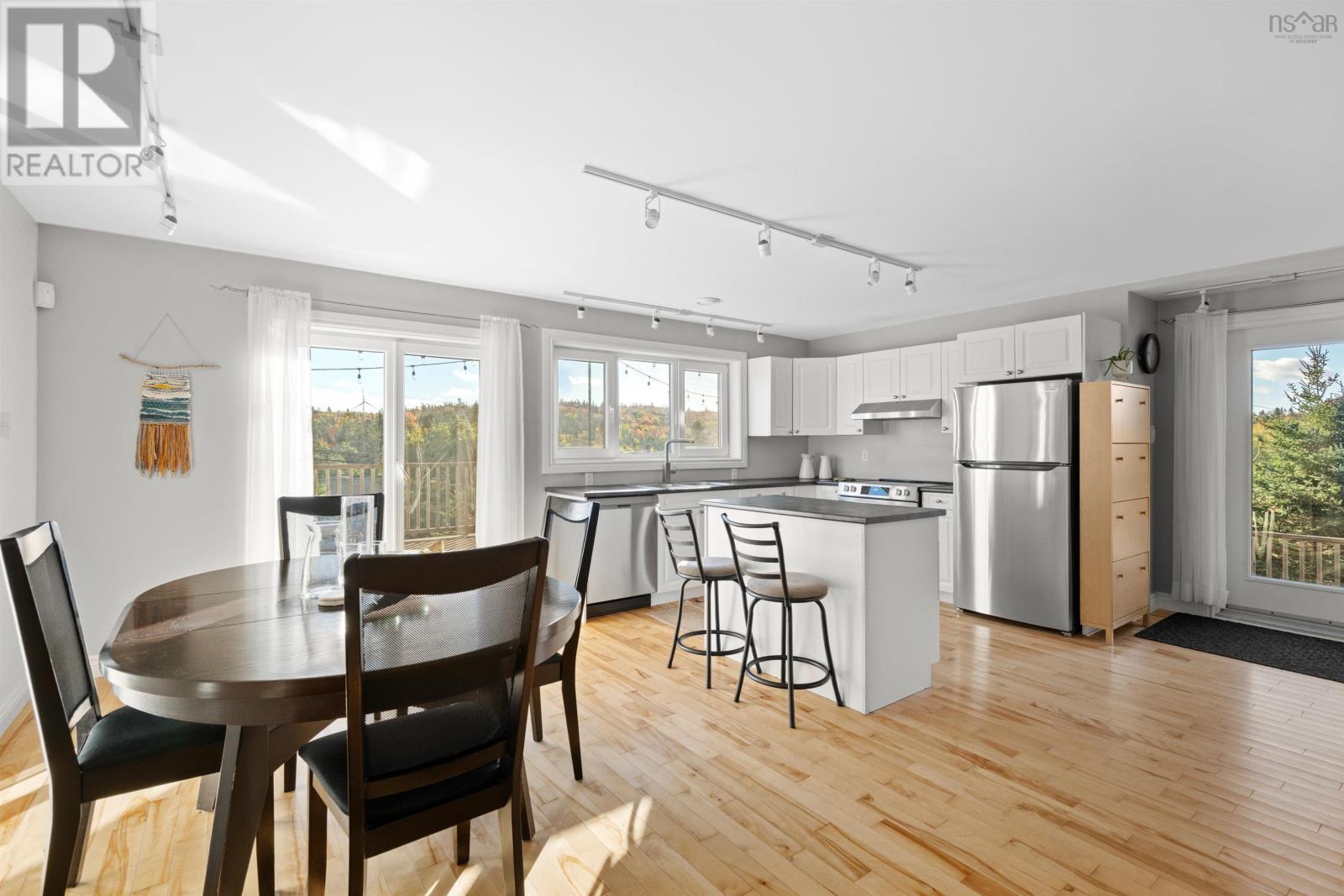 735 Terence Bay Road, Terence Bay, Nova Scotia  B3T 1X2 - Photo 7 - 202517577