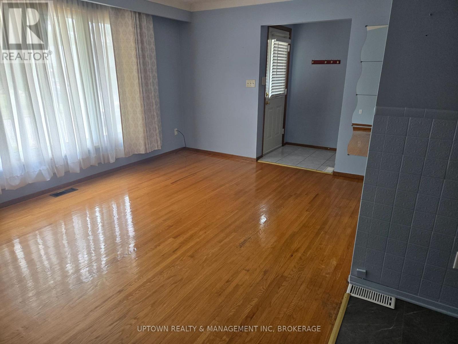 35 Allan Drive, St. Catharines, Ontario  L2N 6H3 - Photo 10 - X12283536