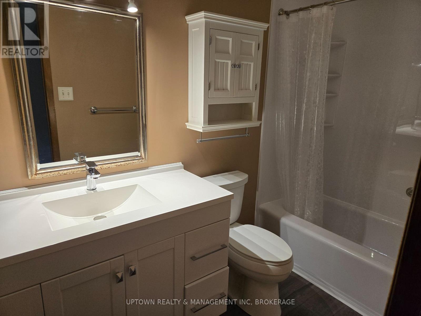 35 Allan Drive, St. Catharines, Ontario  L2N 6H3 - Photo 15 - X12283536