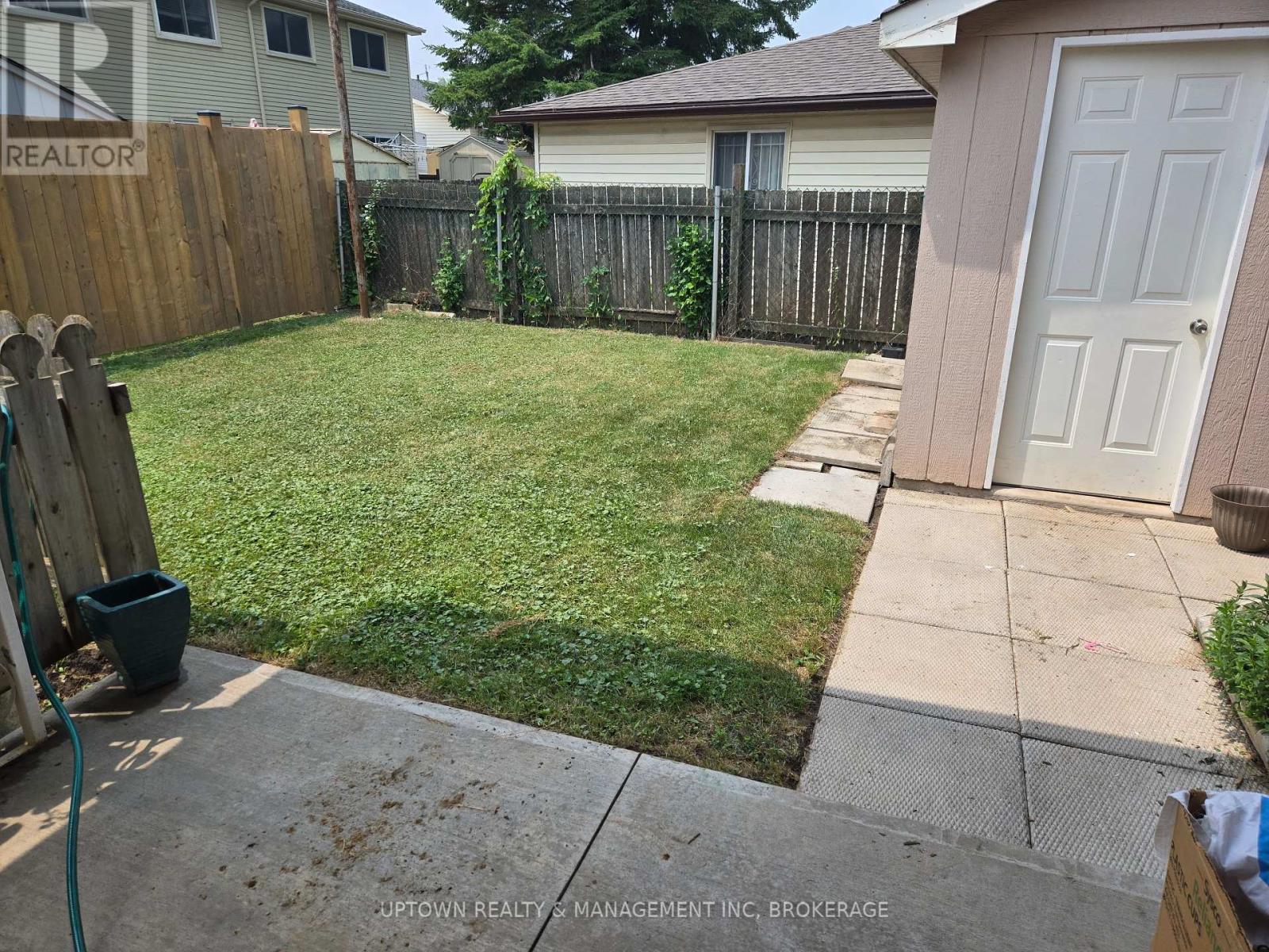 35 Allan Drive, St. Catharines, Ontario  L2N 6H3 - Photo 2 - X12283536