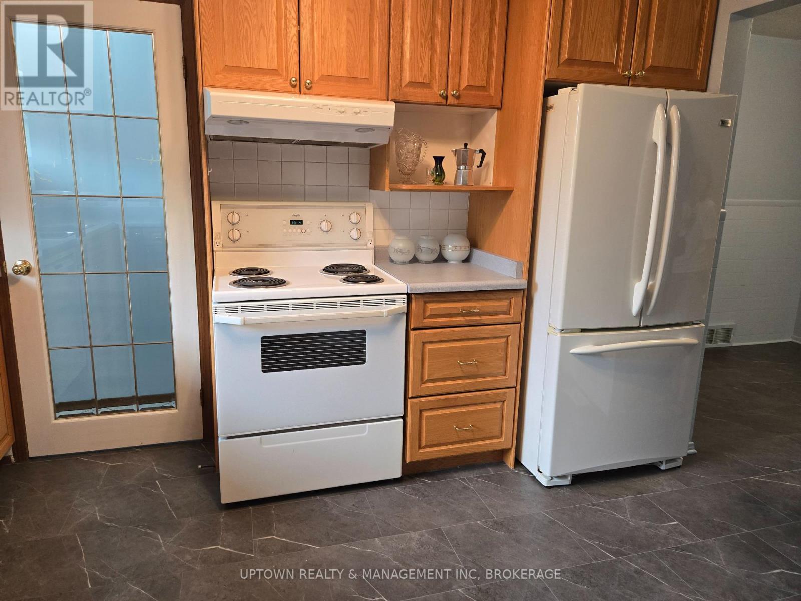 35 Allan Drive, St. Catharines, Ontario  L2N 6H3 - Photo 6 - X12283536