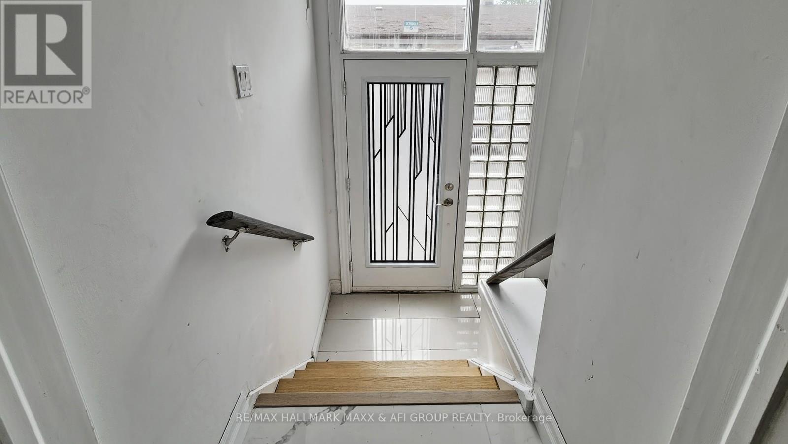Property at 319 TAYLOR MILLS DRIVE N image 3