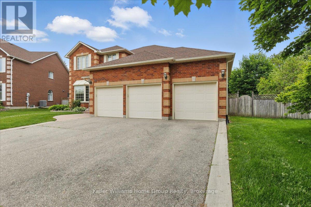 Property at 98 HUME DRIVE image 3