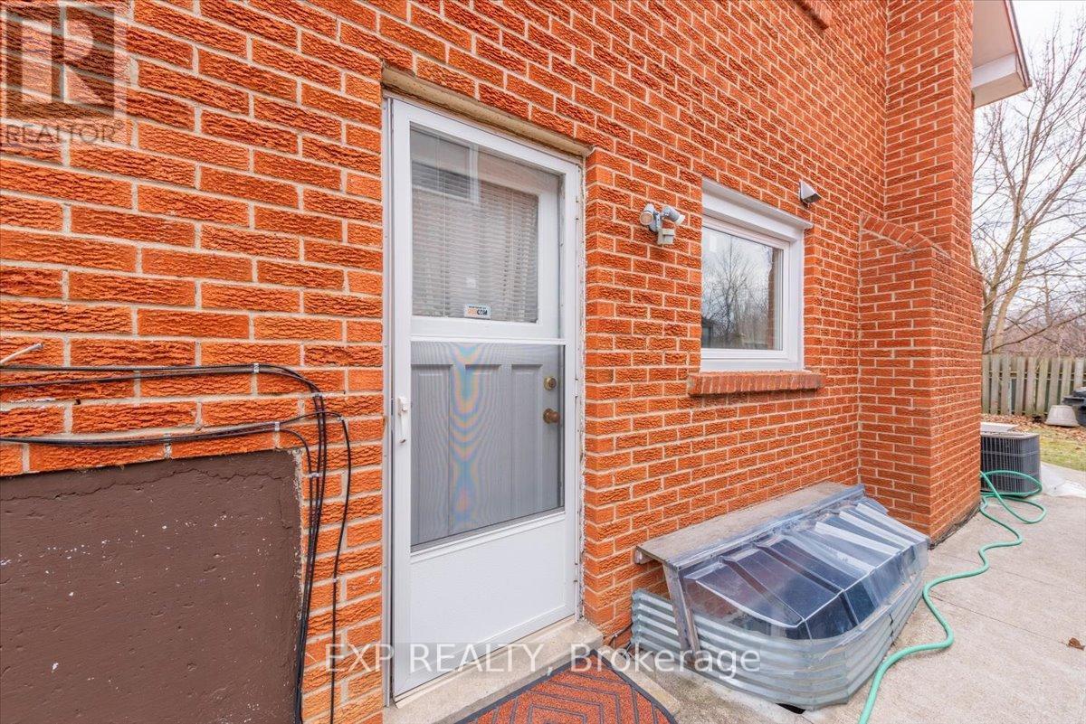 135 Mill Street N, Brampton, Ontario  L6X 2P1 - Photo 33 - W12171812