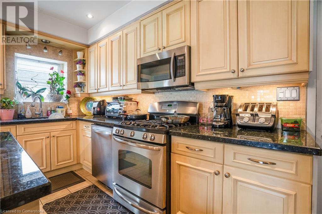 196 Avondale Street, Hamilton, Ontario  L8L 7C3 - Photo 11 - 40751157