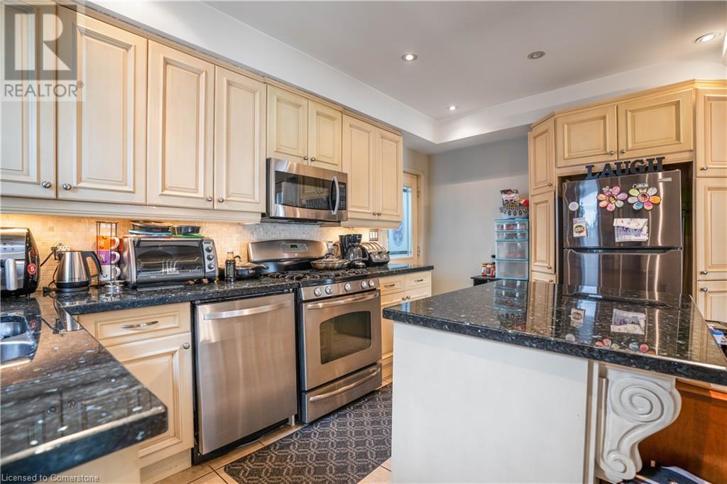 196 Avondale Street, Hamilton, Ontario  L8L 7C3 - Photo 13 - 40751157