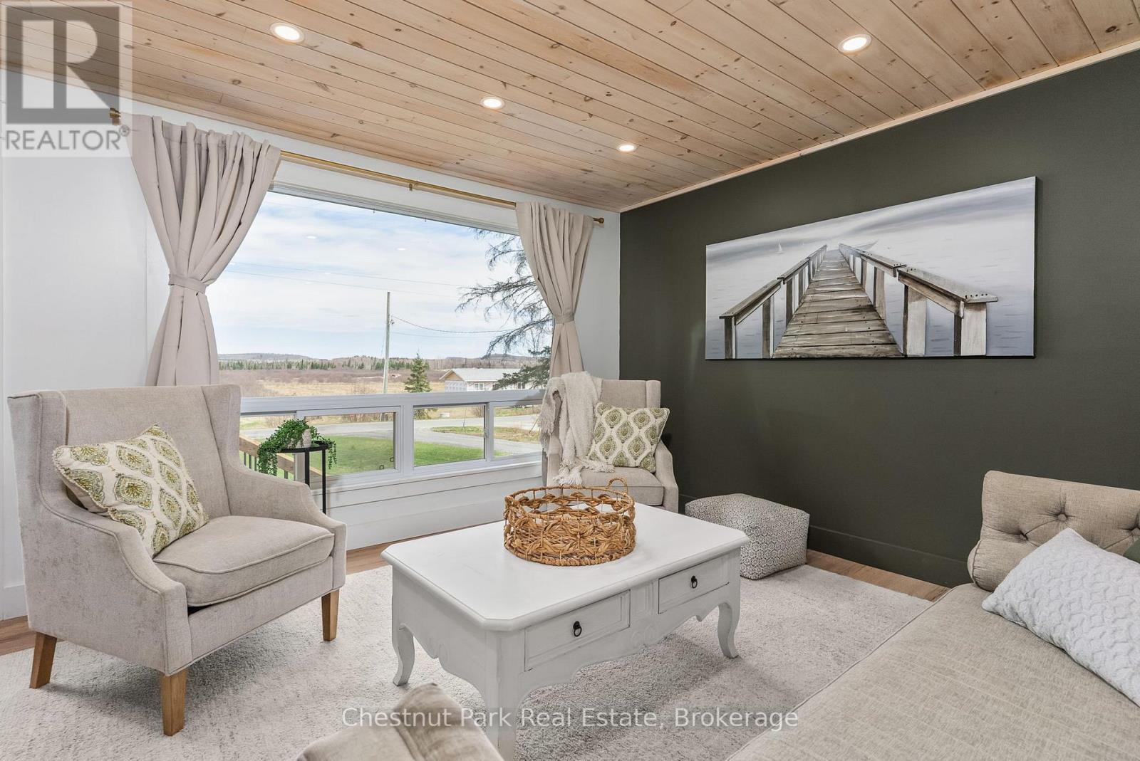 179 Rowanwood Road, Huntsville, Ontario  P0B 1M0 - Photo 8 - X12131127