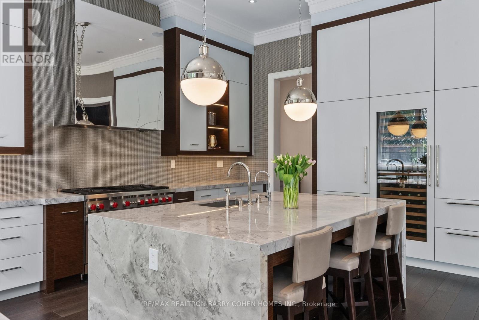 11 Ridgewood Road, Toronto, Ontario  M5P 1T4 - Photo 8 - C12283411
