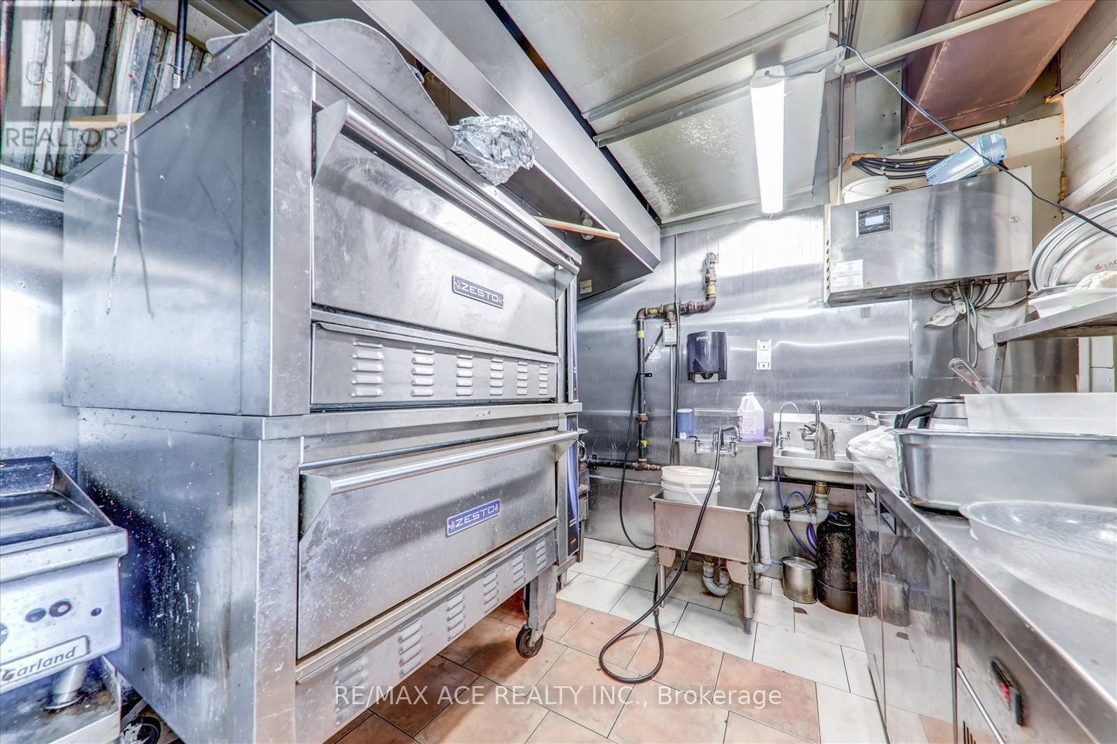 777 Danforth Road, Toronto, Ontario  M4J 1L2 - Photo 11 - E12283407