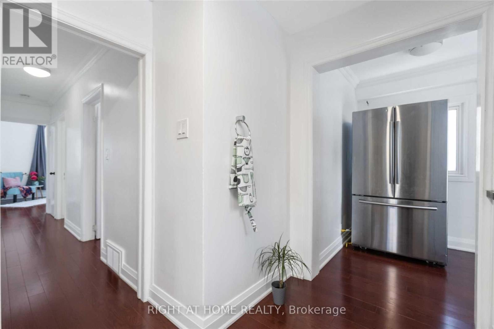 19 Burk Street, Oshawa, Ontario  L1J 4C1 - Photo 10 - E12283451