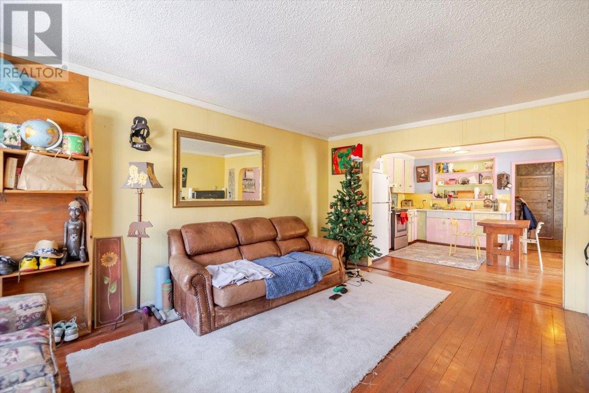 862 6th Avenue, Fernie, British Columbia  V0B 1M0 - Photo 10 - 10333466