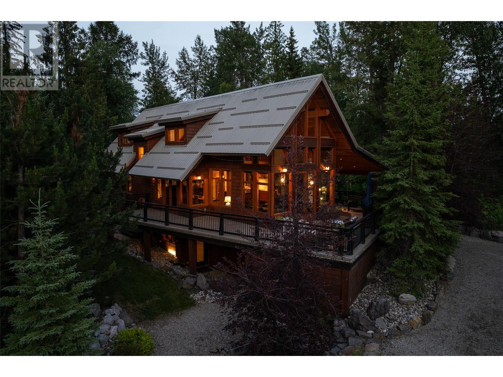 20 Alpine Trail Crescent, Fernie, British Columbia  V0B 1M5 - Photo 3 - 10355838
