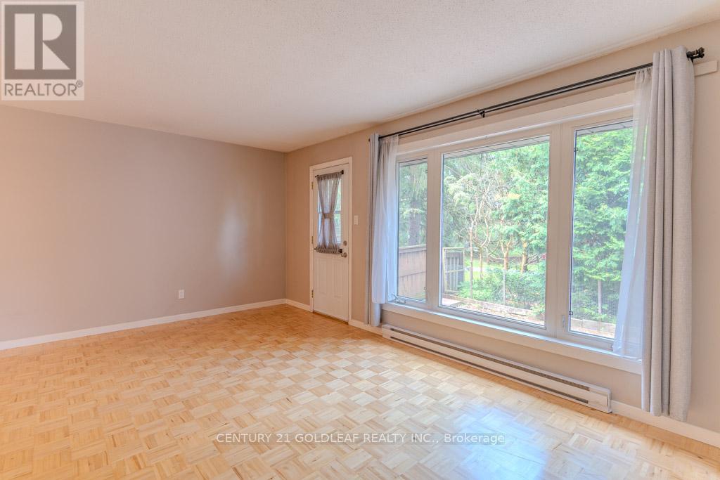 1342 Cedarcroft Crescent, Ottawa, Ontario  K1B 5C8 - Photo 13 - X12283559