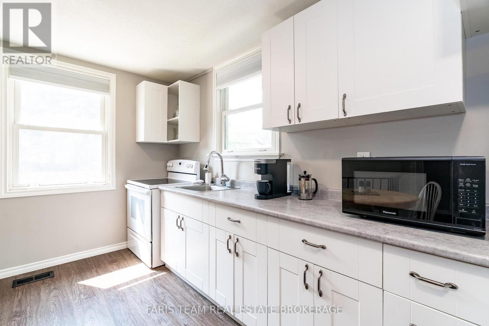 Property at 335 JOHN STREET image 5
