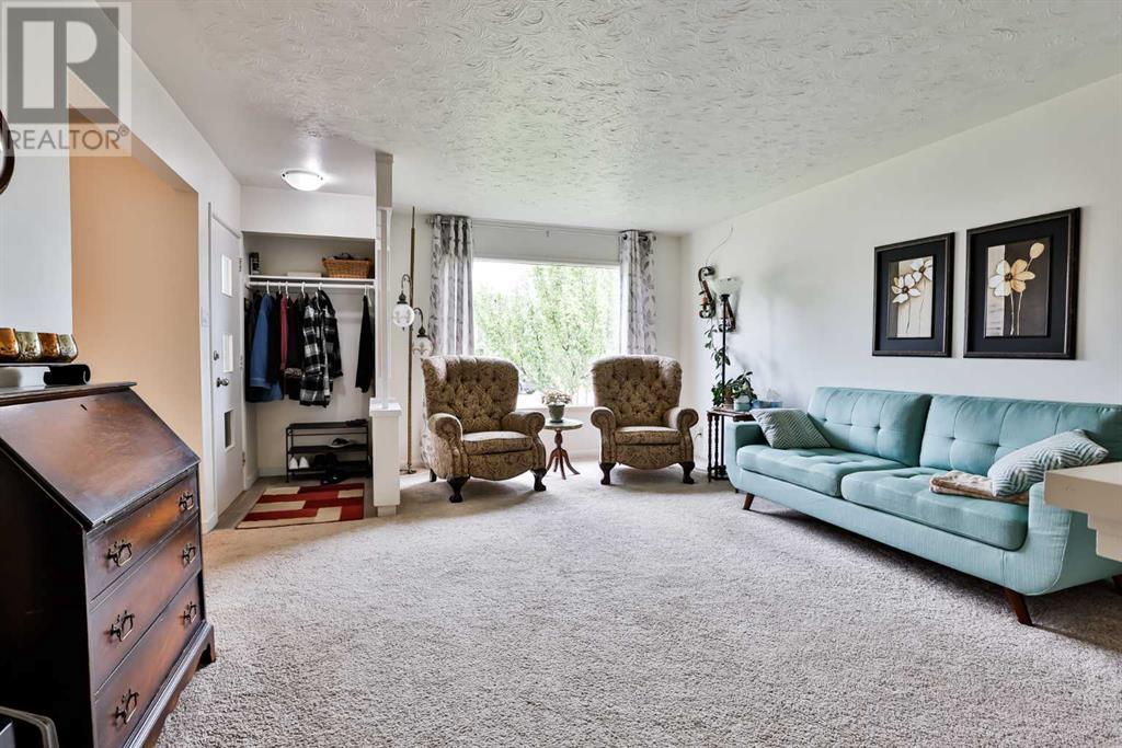 Property at 1014 8 Street S image 3