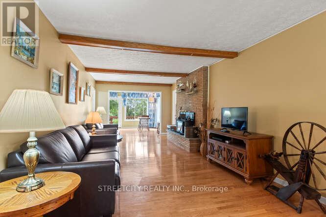 18725 Desmond Road, Chatham-Kent, Ontario  N0P 2C0 - Photo 23 - X12283034