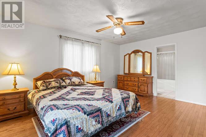 18725 Desmond Road, Chatham-Kent, Ontario  N0P 2C0 - Photo 29 - X12283034