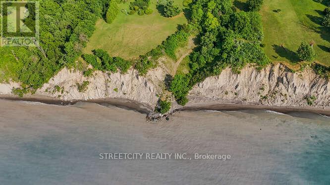 18725 Desmond Road, Chatham-Kent, Ontario  N0P 2C0 - Photo 4 - X12283034