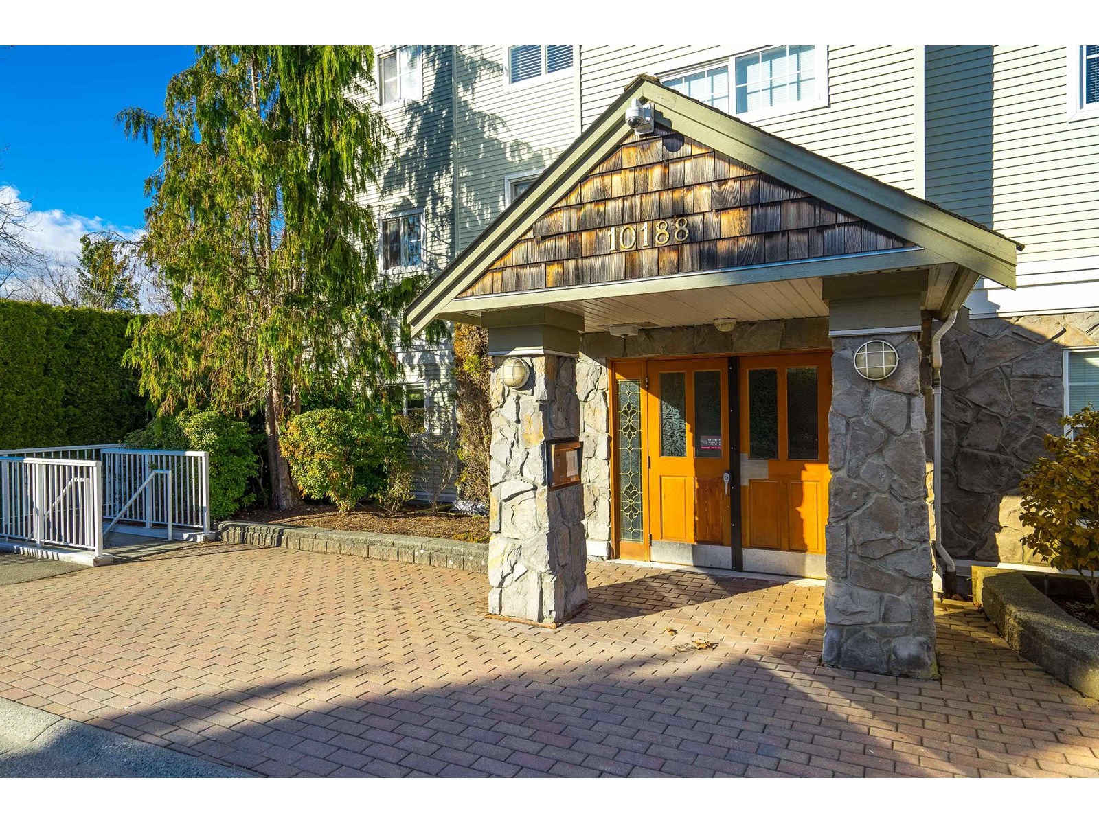 414 10188 155 Street, Surrey, British Columbia V3R 0R6 - Photo 4 - R3022387