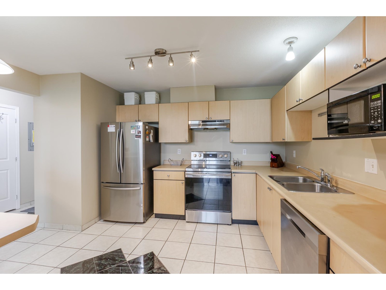 414 10188 155 Street, Surrey, British Columbia V3R 0R6 - Photo 8 - R3022387