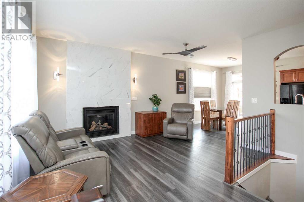 Property at 128 Ingle Close image 3