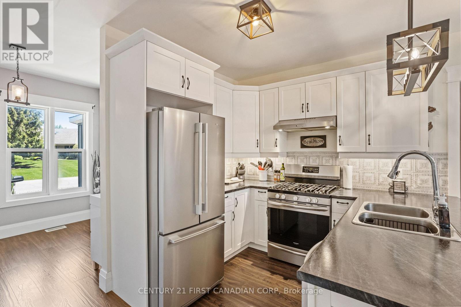 3199 Mount Carmel Drive, North Middlesex, Ontario  N0M 1N0 - Photo 13 - X12283662