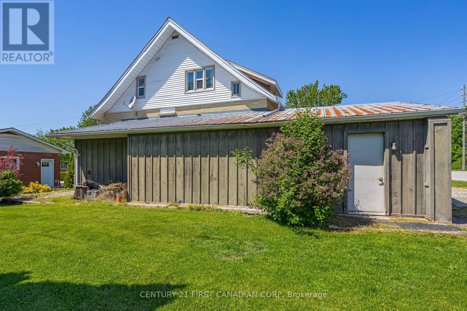 3199 Mount Carmel Drive, North Middlesex, Ontario  N0M 1N0 - Photo 36 - X12283662