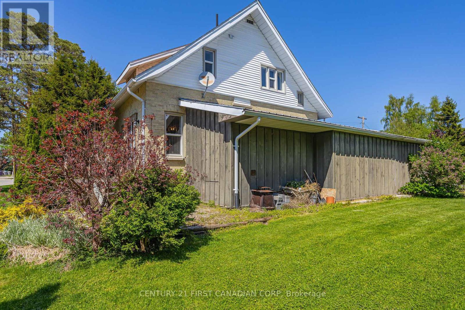 3199 Mount Carmel Drive, North Middlesex, Ontario  N0M 1N0 - Photo 37 - X12283662