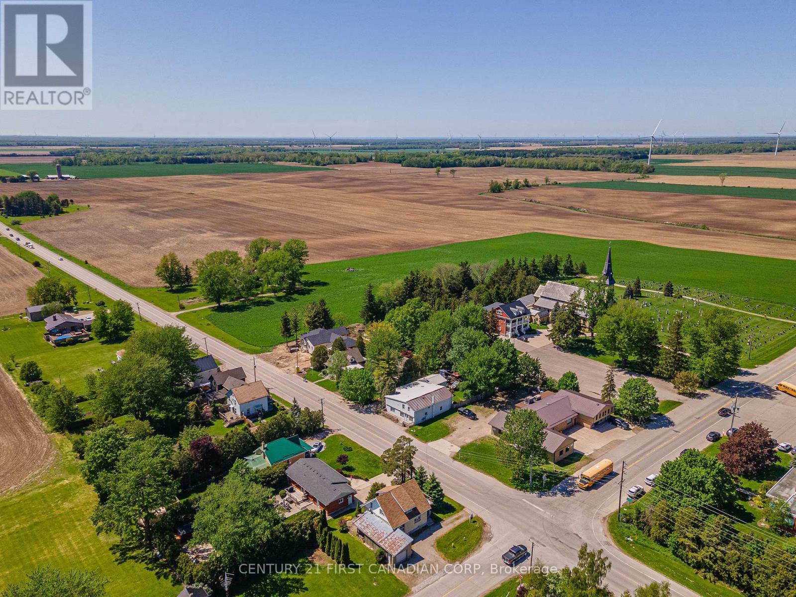 3199 Mount Carmel Drive, North Middlesex, Ontario  N0M 1N0 - Photo 40 - X12283662