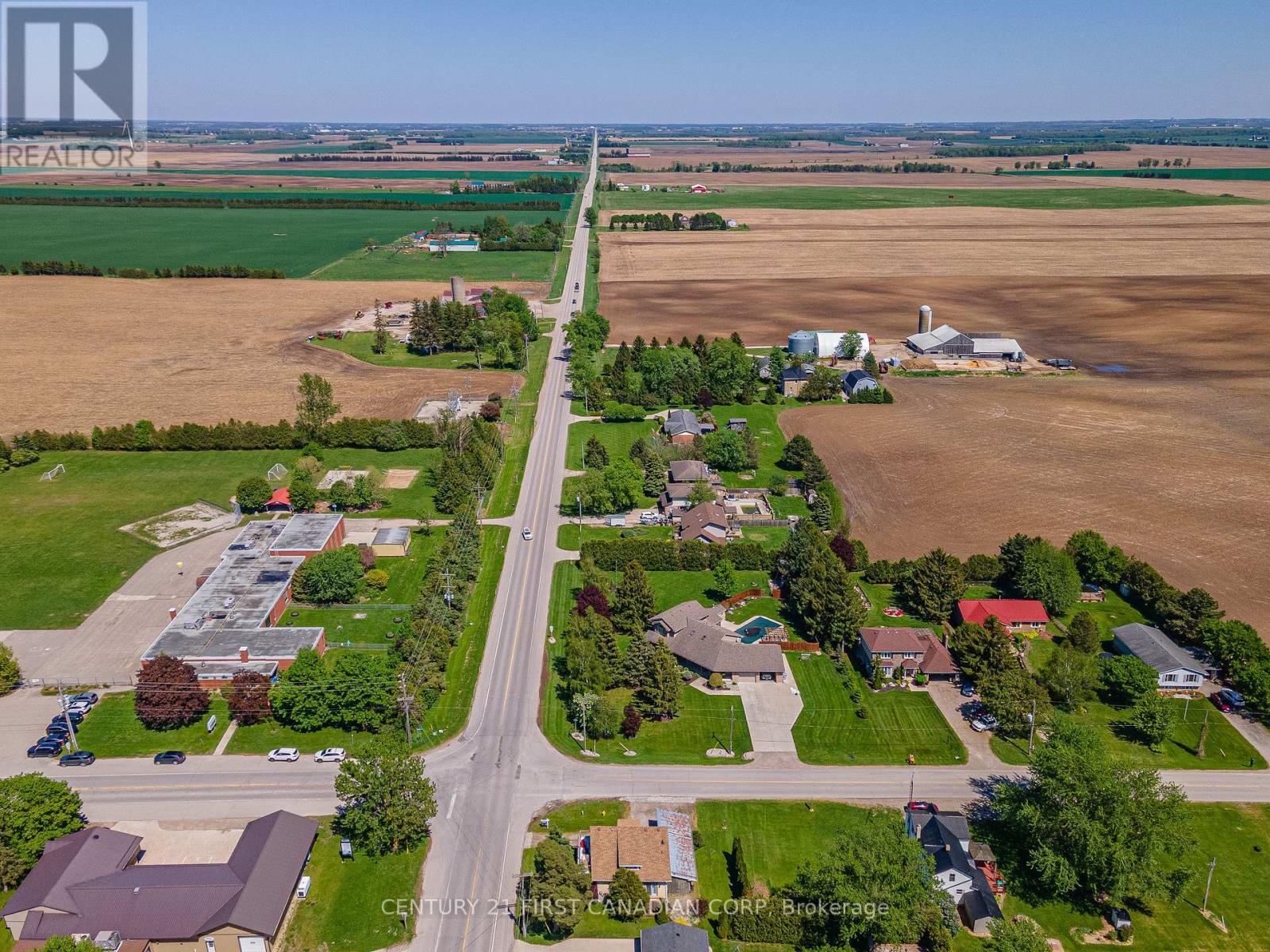 3199 Mount Carmel Drive, North Middlesex, Ontario  N0M 1N0 - Photo 42 - X12283662