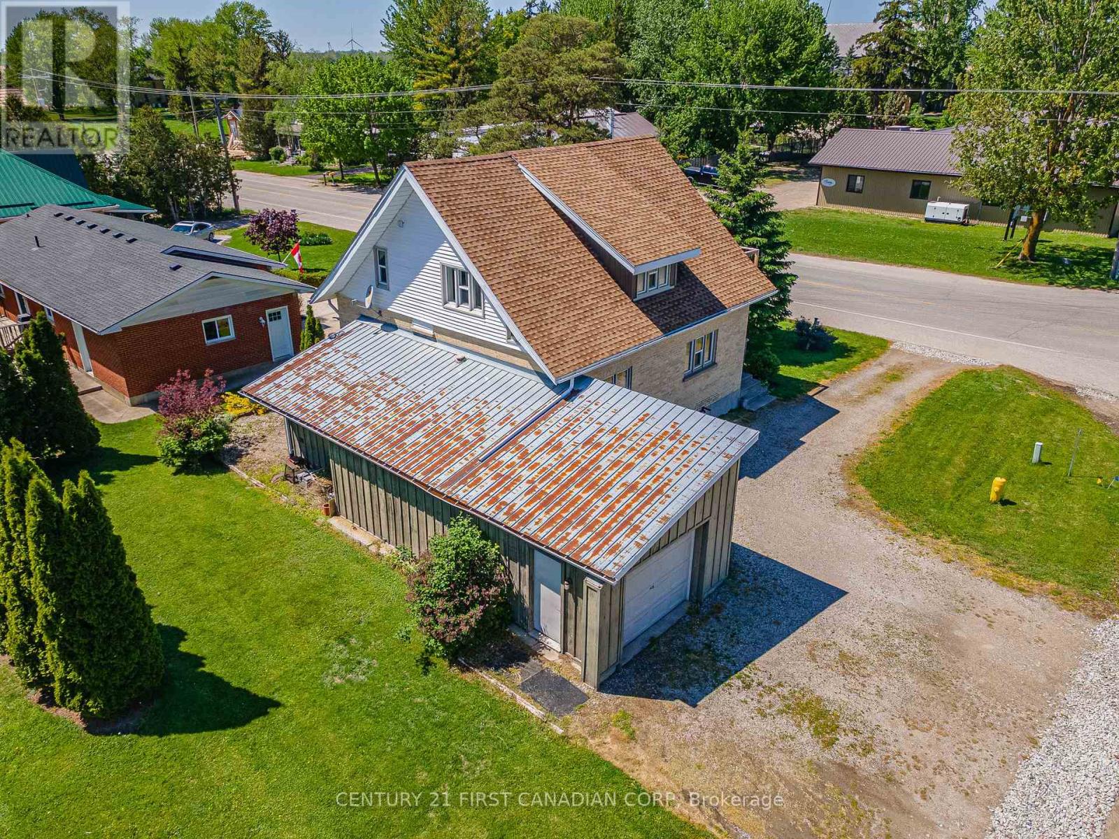 3199 Mount Carmel Drive, North Middlesex, Ontario  N0M 1N0 - Photo 5 - X12283662