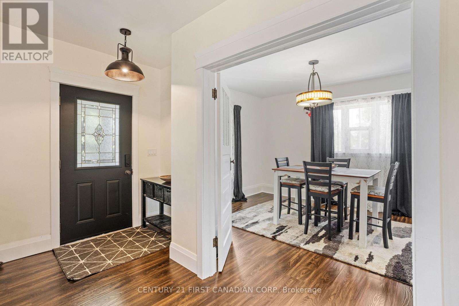3199 Mount Carmel Drive, North Middlesex, Ontario  N0M 1N0 - Photo 6 - X12283662