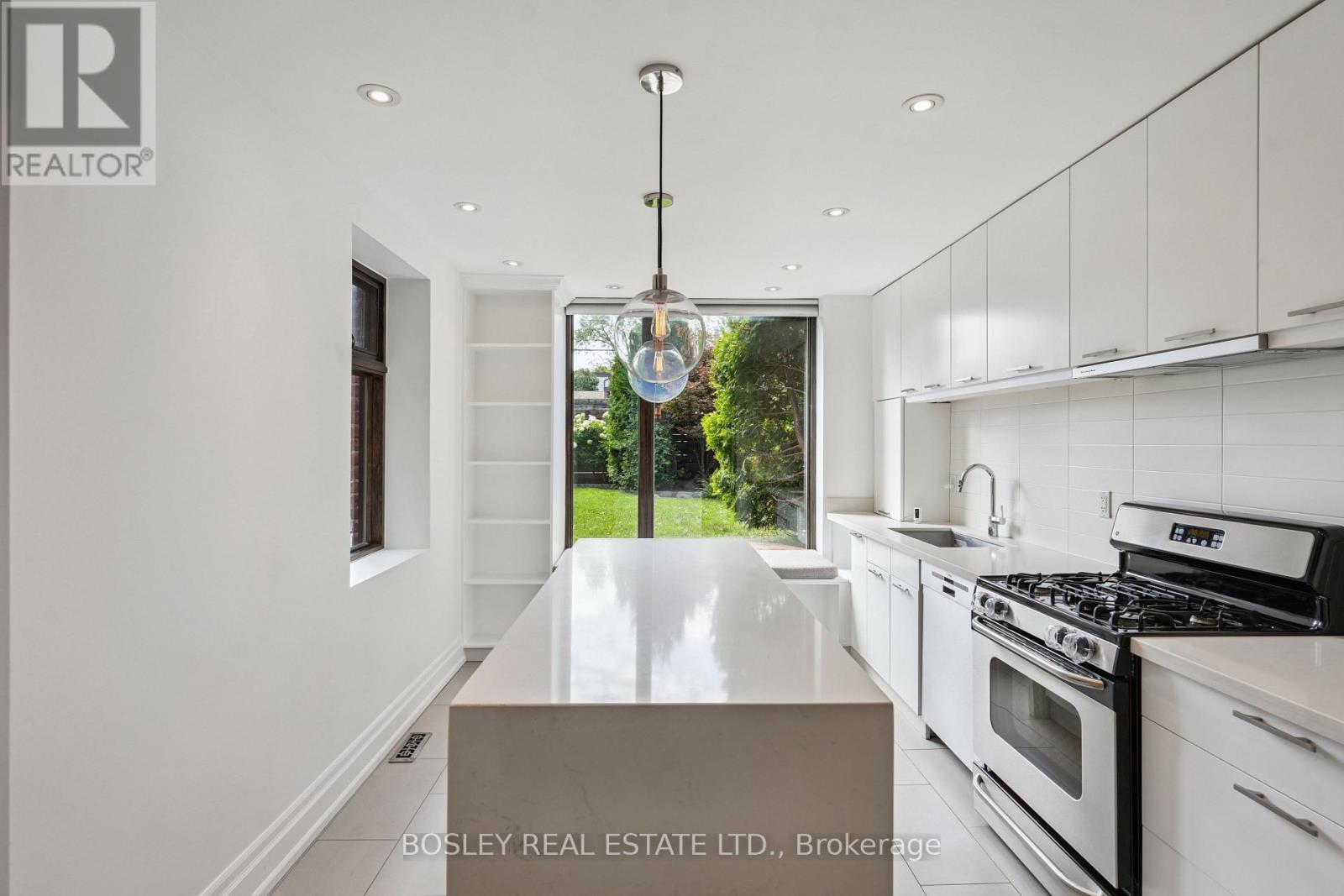 520 Manning Avenue, Toronto (Palmerston-Little Italy), Ontario  M6G 2V7 - Photo 11 - C12283576