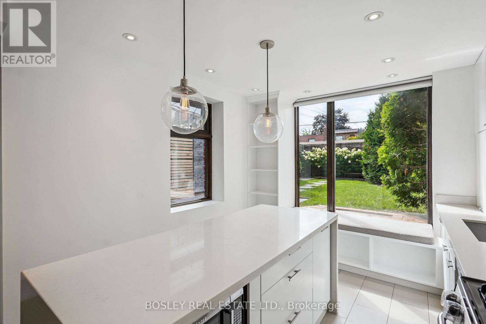 520 Manning Avenue, Toronto (Palmerston-Little Italy), Ontario  M6G 2V7 - Photo 12 - C12283576