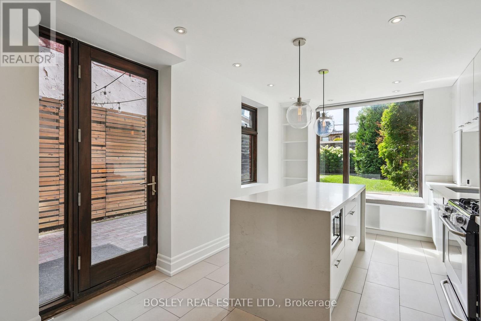 520 Manning Avenue, Toronto (Palmerston-Little Italy), Ontario  M6G 2V7 - Photo 15 - C12283576