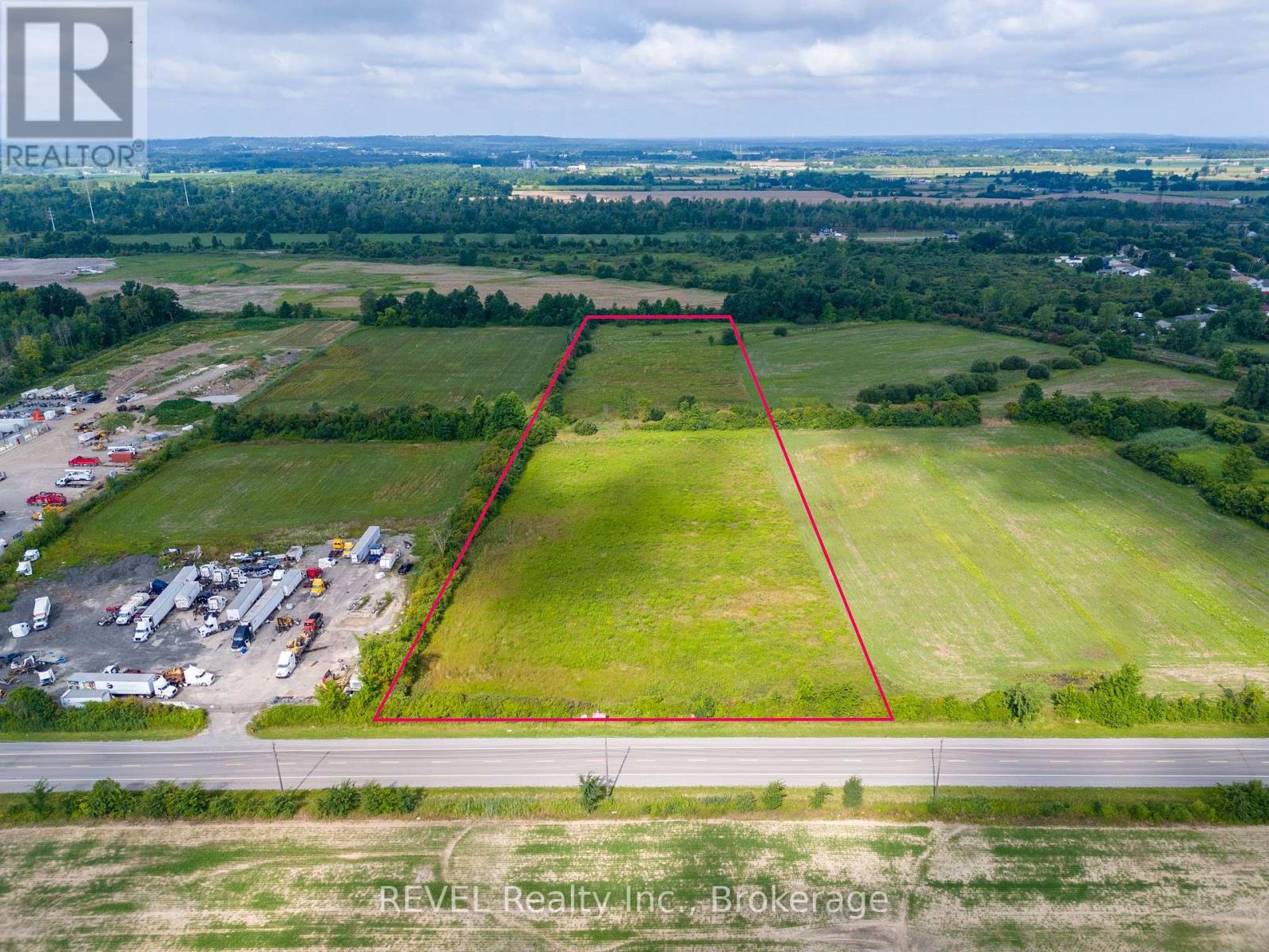 2015 Allanport Road, Thorold, Ontario  L0S 1A0 - Photo 3 - X12283635