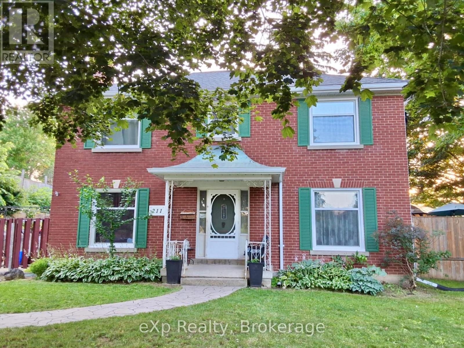 211 Victoria Street S, Brockton, Ontario  N0G 2V0 - Photo 2 - X12283656