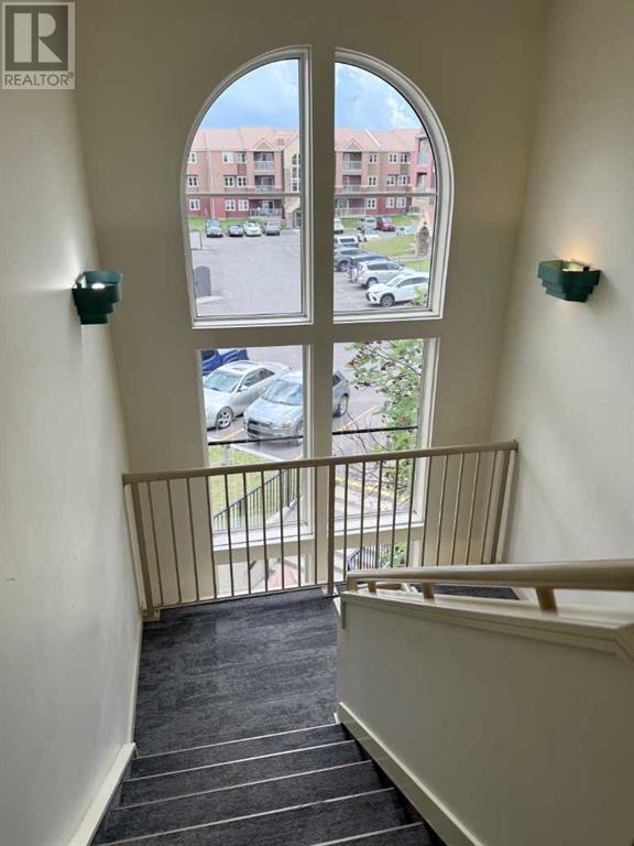 Property at 33, 2033 Edenwold Heights NW image 4