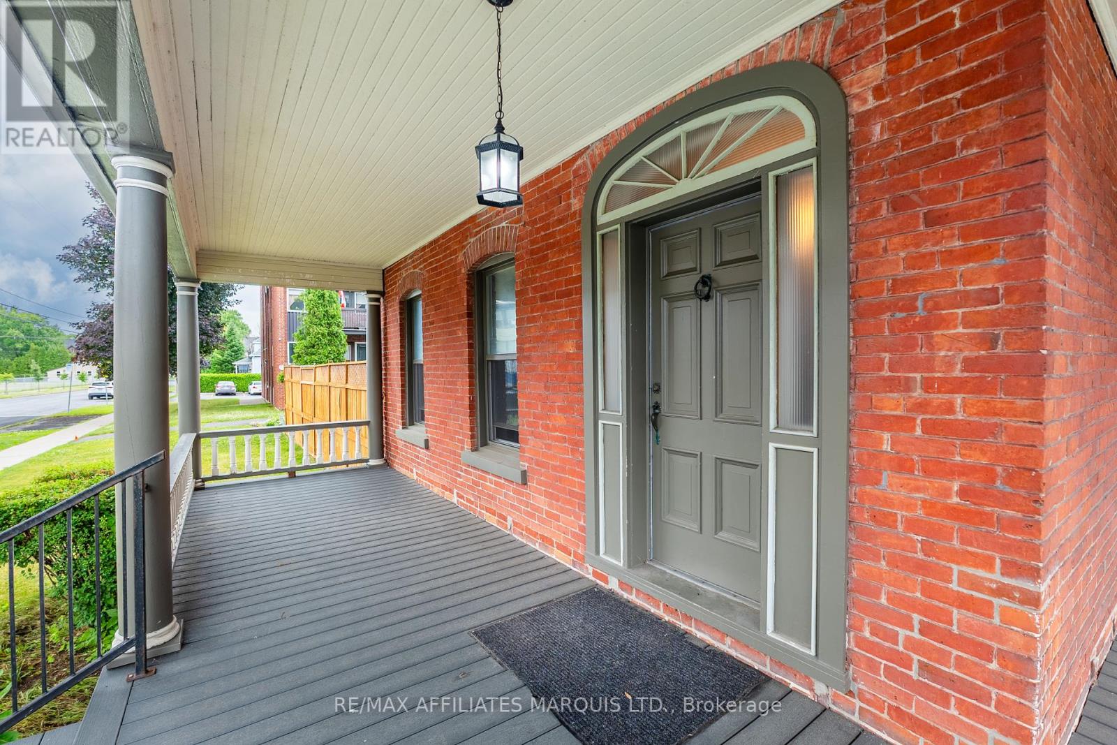 Property at 345 SYDNEY STREET image 3