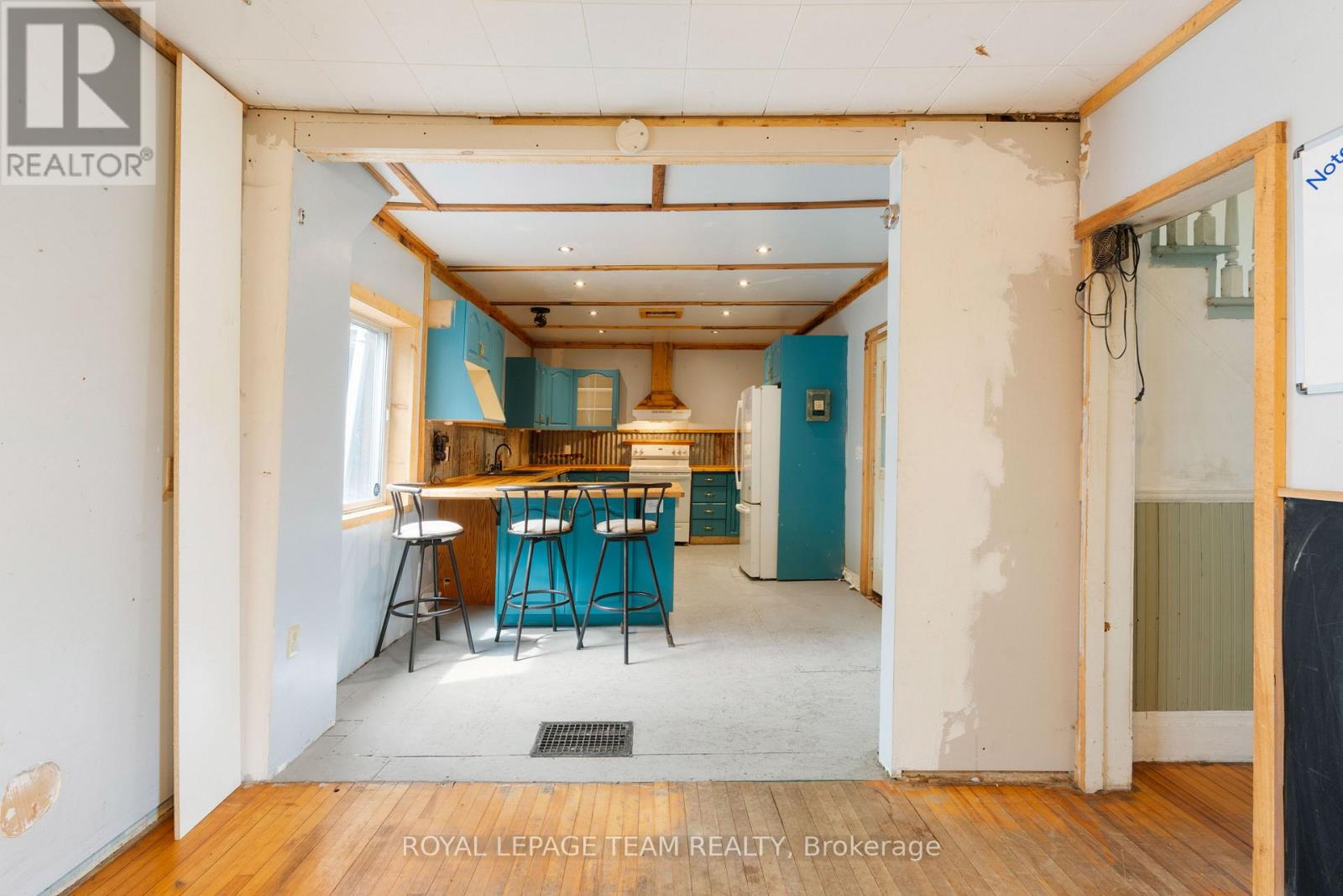526 Middle Street, Edwardsburgh/cardinal, Ontario  K0E 1E0 - Photo 7 - X12132830