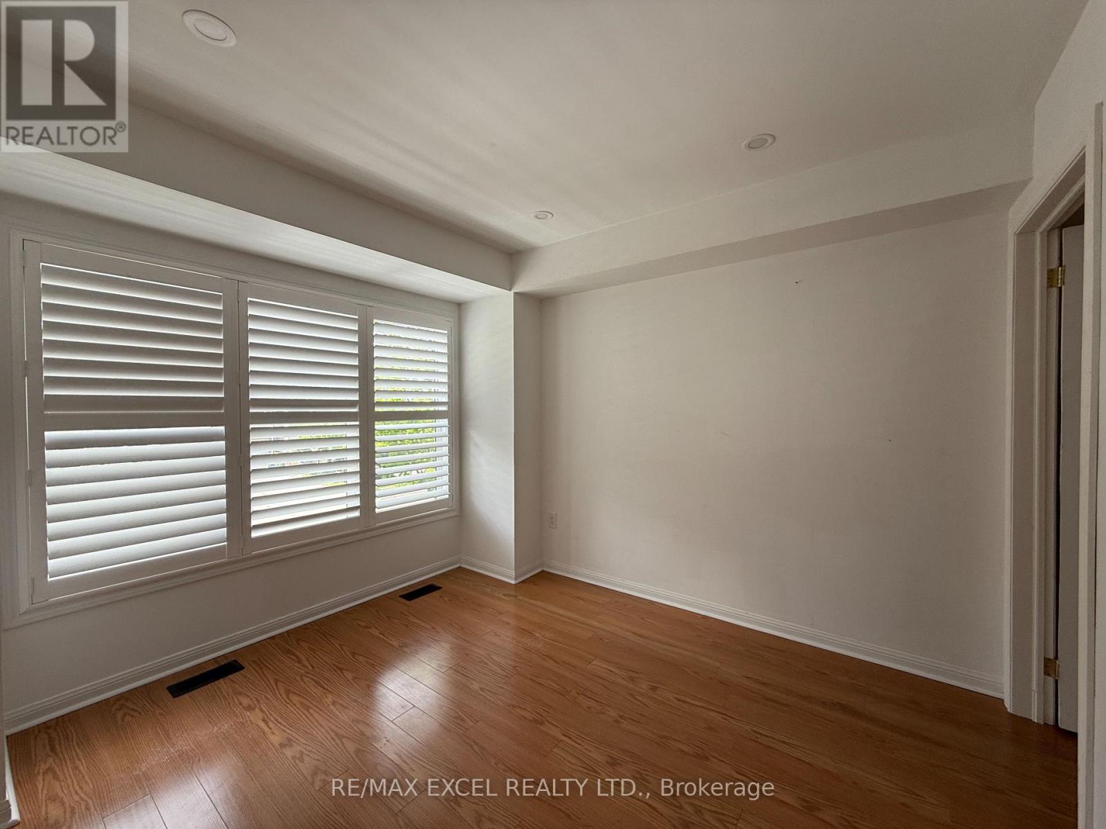 Property at 13 REINDEER DRIVE image 3