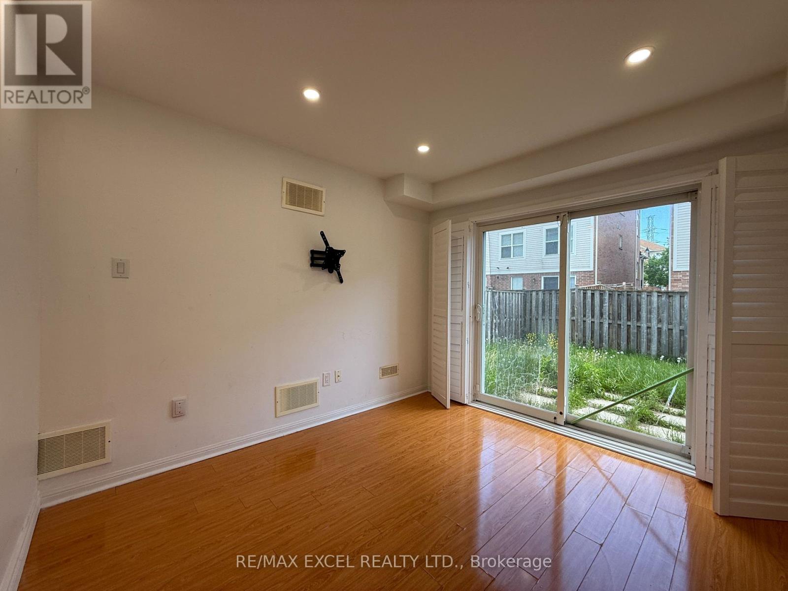 Property at 13 REINDEER DRIVE image 4