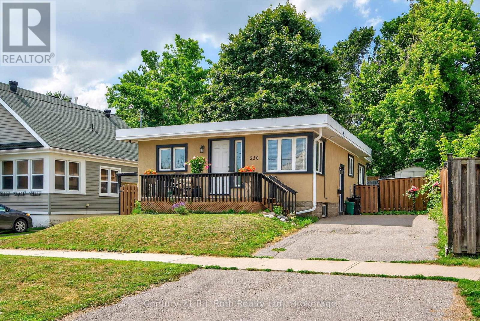 Property at 230 NOTTAWASAGA STREET image 3