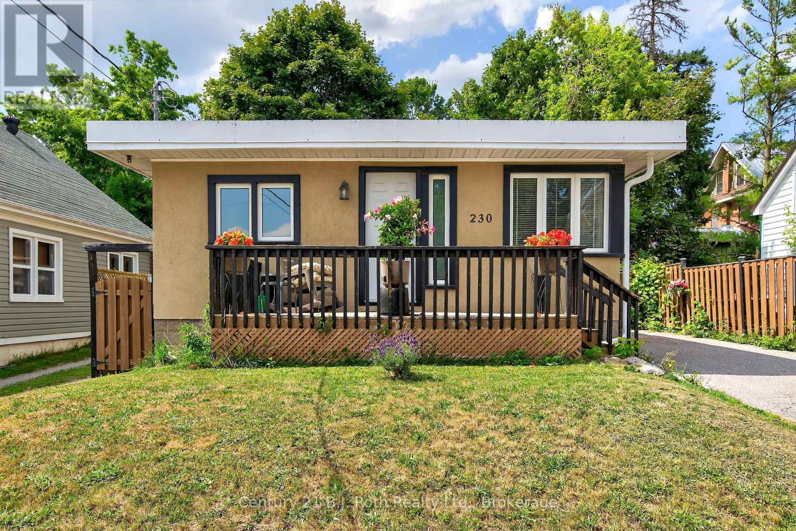 Property at 230 NOTTAWASAGA STREET image 1