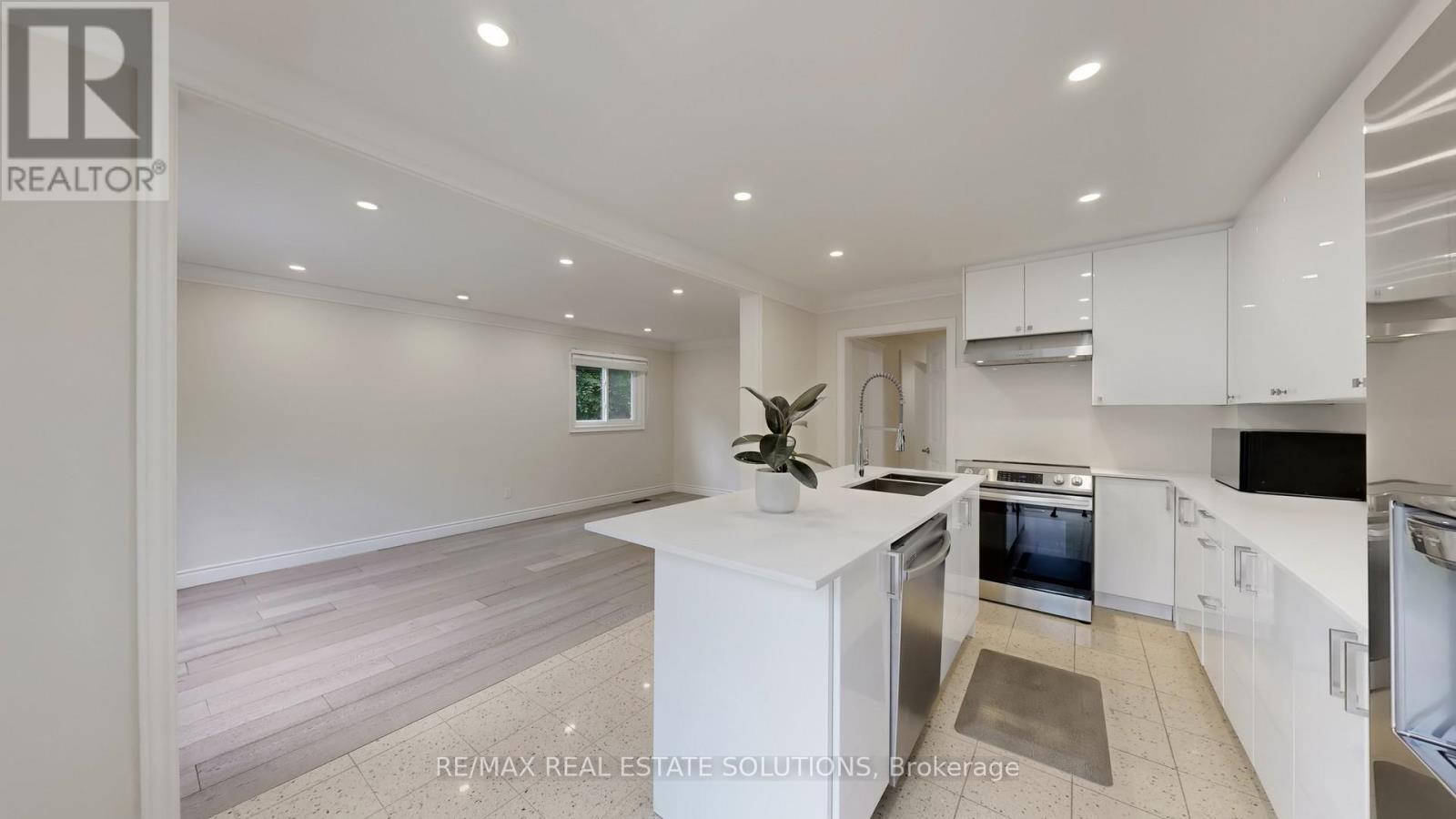 Property at 3 PAULINE COURT image 3