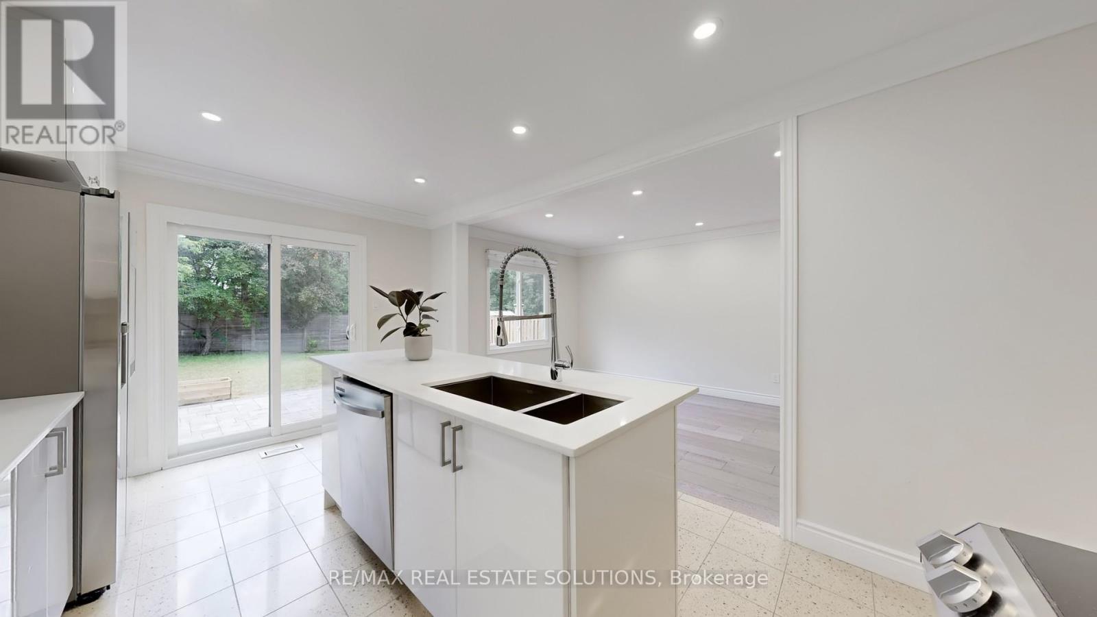 Property at 3 PAULINE COURT image 4