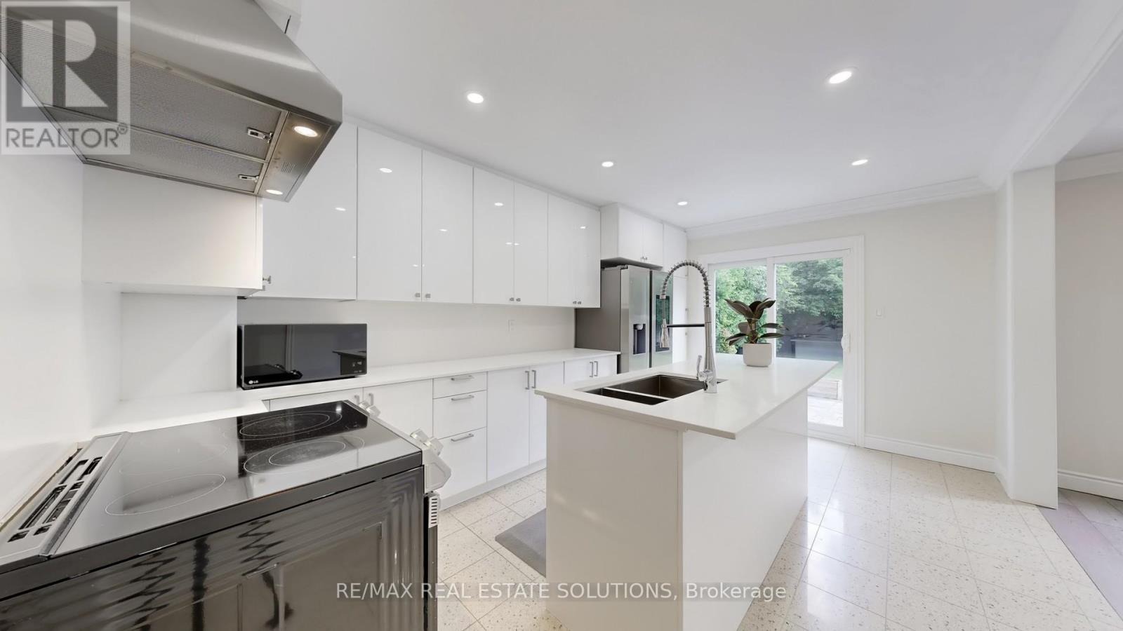 Property at 3 PAULINE COURT image 5